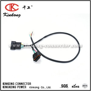 Automotive pigtail wiring harness cable assembly