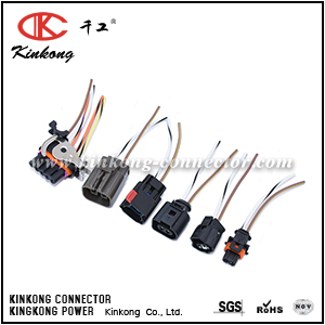 Auto wiring harness with injector connector